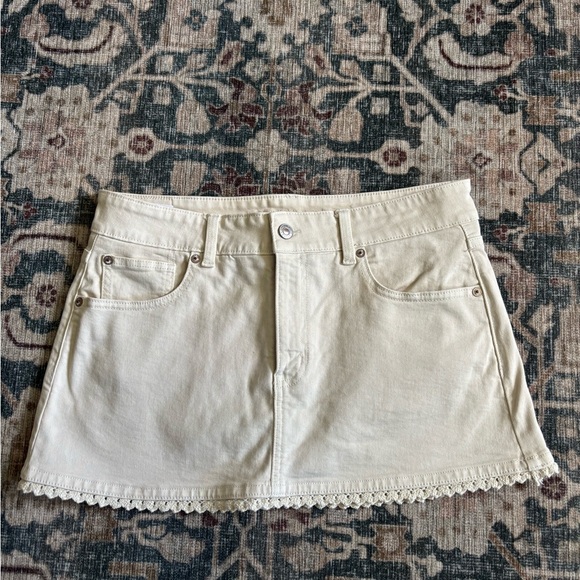 American Eagle Outfitters Dresses & Skirts - American Eagle Stretch Low-Rise Crochet Denim Micro Skort. Size 6